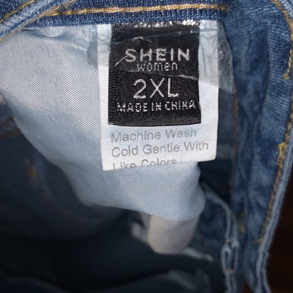 High Rise Denim Mom Shorts - Picture 3 of 3